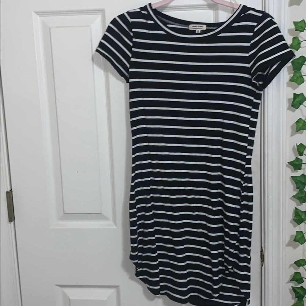 Black and white short sleeve dress